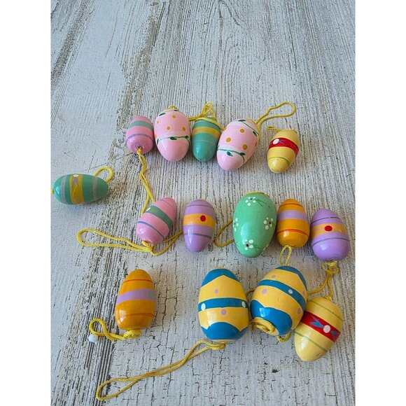 Vintage wooden mini Easter egg ornament Xmas tree spring decor - Picture 1 of 3